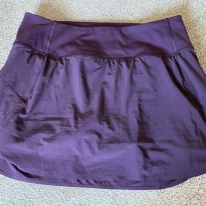 Womens Athleta skort size M gently worn plum color